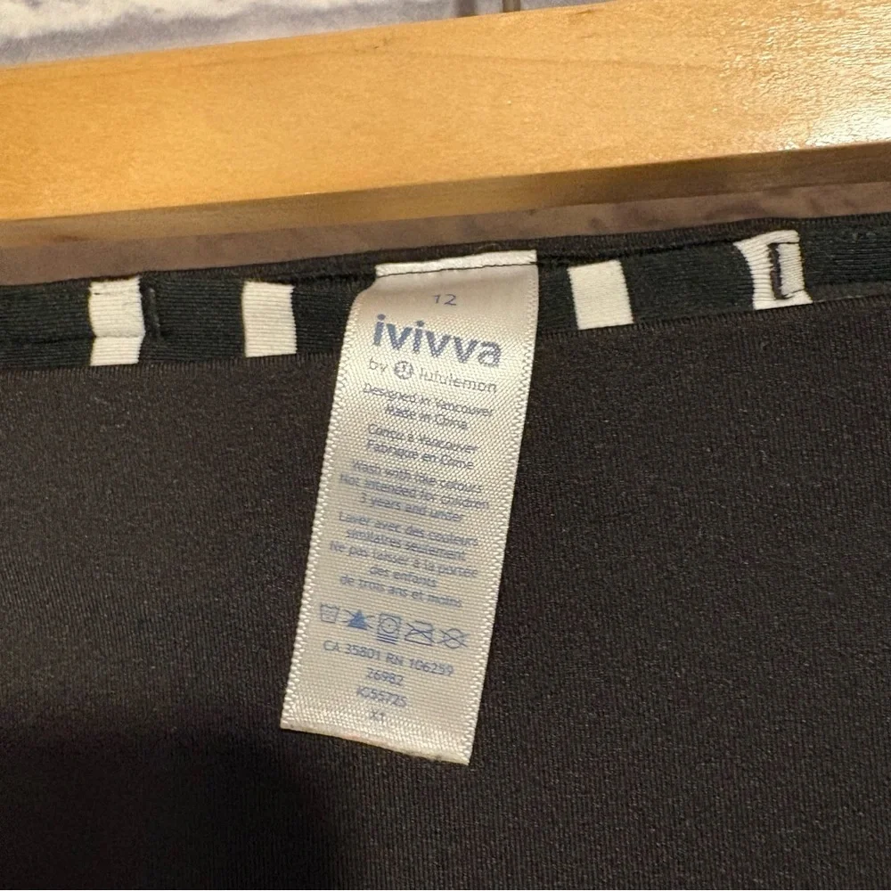 Ivivva by Lululemon Black Mesh Leggings with Striped Waistband Size 12 - Picture 4 of 9